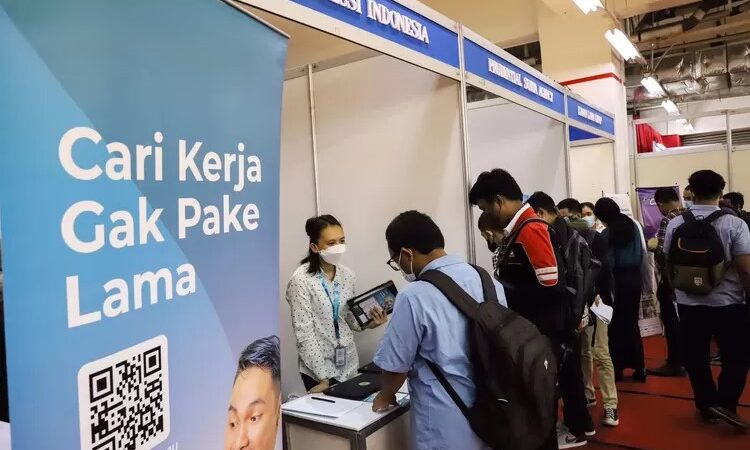 Daftar Lowongan Kerja Melalui Aplikasi di Sini